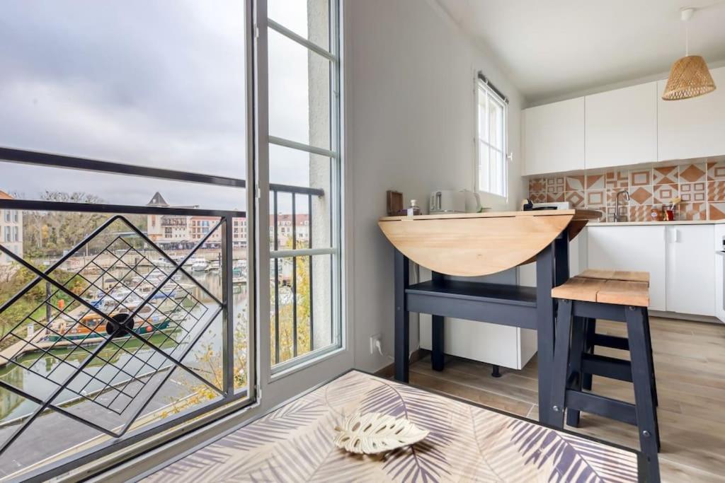 Studio Vue Direct Sur Le Port De Cergy, Parking Prive Gratuit 外观 照片